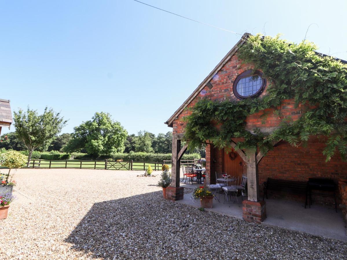 Honeysuckle Farmhouse Tarporley Exterior foto